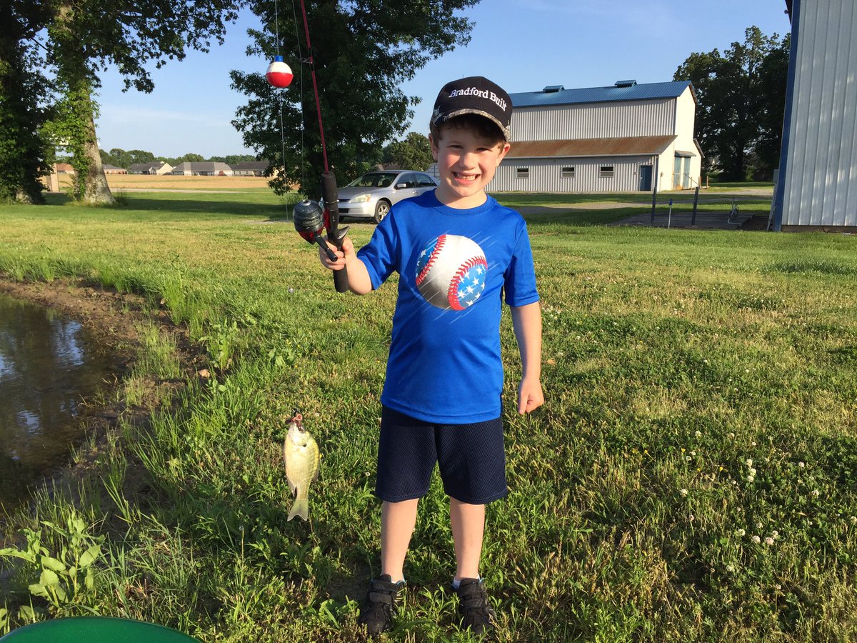 stouney_12's tweet photo. I’ll run with this guy any time! First catches of the year. Perfect outdoor evening for some dad/son time here in @MurrayKentucky. #threwthemback https://t.co/OTppMCUjym