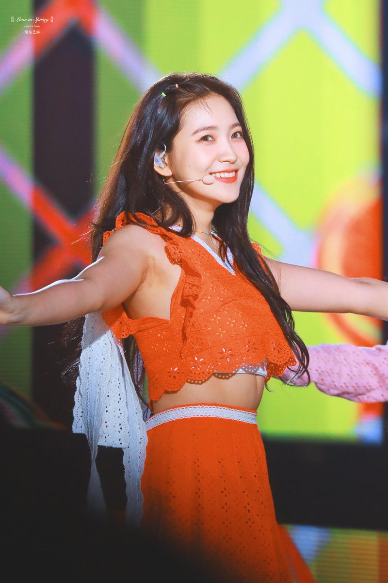 LoveinSpring_35's tweet photo. 190518 드림콘서트 🍊🍊🍊

#레드벨벳⁠ ⁠#RedVelvet⁠ ⁠ #예리 #YERI https://t.co/E3tr80CbG6