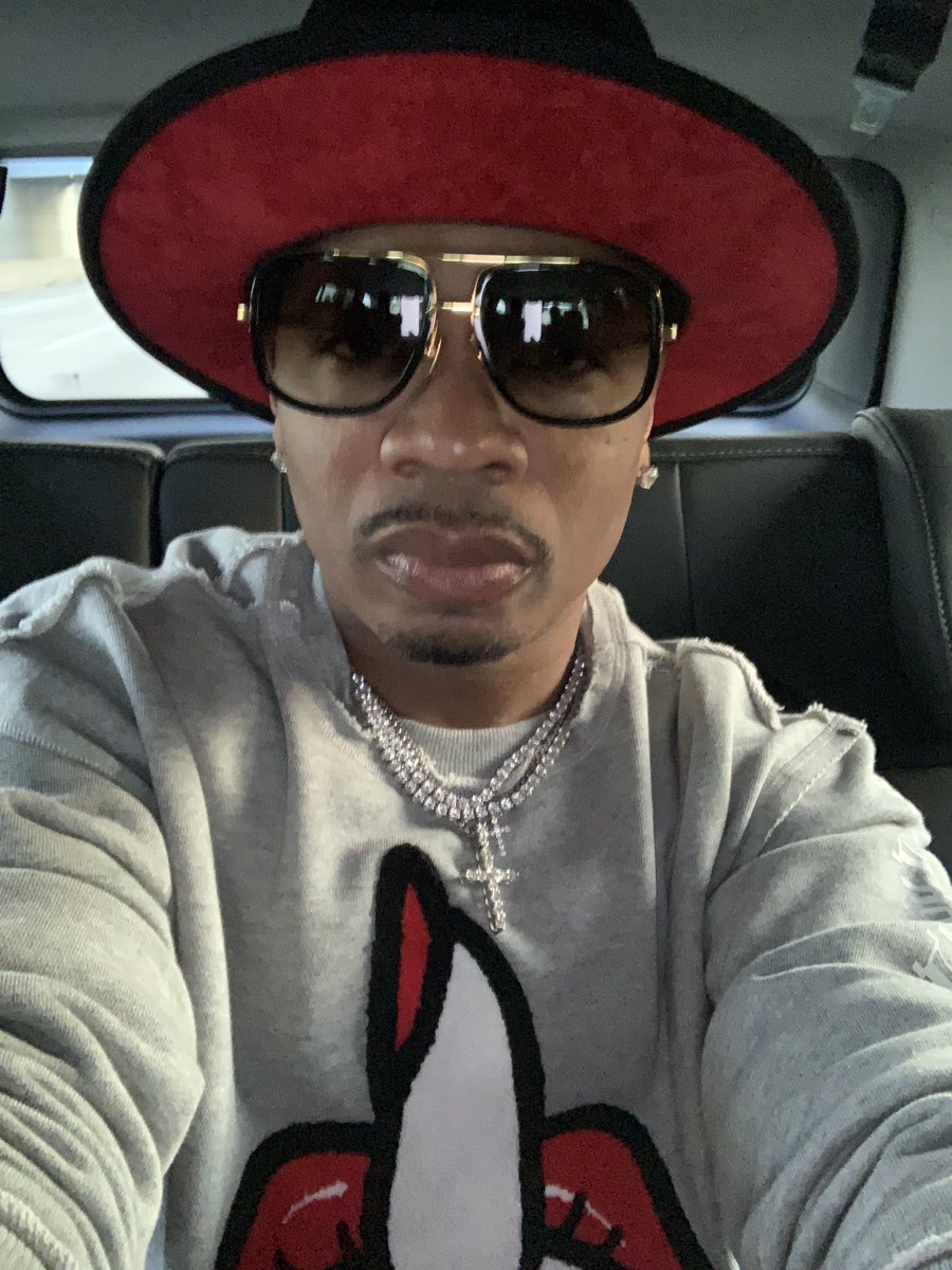 plies's tweet photo. (Ladies) All I’m Missing Now Is U!!!!!!!😍😍😍 #Plies #Drip4Sale #RanOffOnDaPlugTwice #1OfU #Rock💎 https://t.co/Ny4GxBLqFd