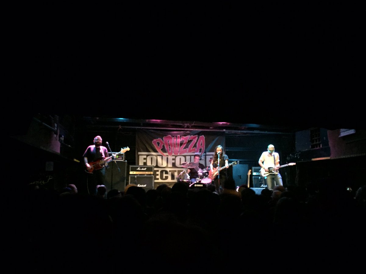 Everybody came to sing along with @SincereEngineer tonight @PouzzaFest