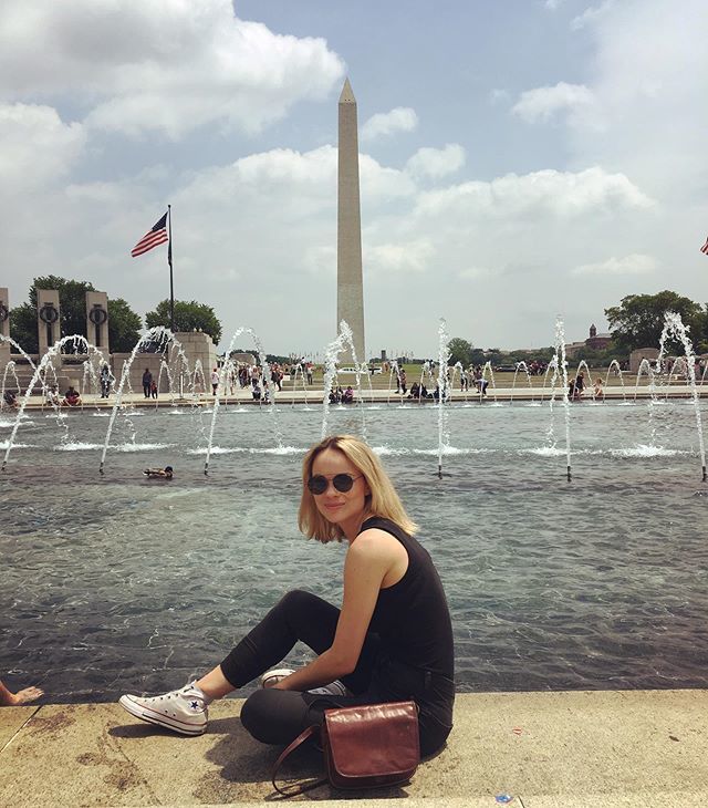 3 hours of touristing in boiling hot DC☀️ clearly wore the wrong colours. But the city was pretty 👌🏻🇺🇸 bit.ly/2w5X0IX