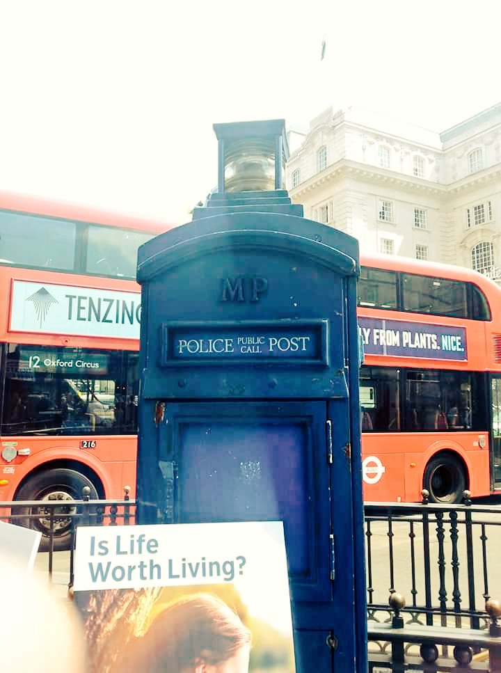KioskKorner's tweet photo. Metropolitan Police Post, Piccadilly Circus #policebox https://t.co/0gmybK9bed