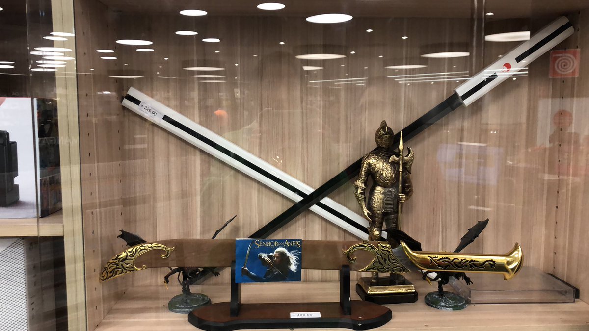 aiquegentechata's tweet image. Eu, procurando o meu presente de Dia das Mães. #geekmom #mãenerd