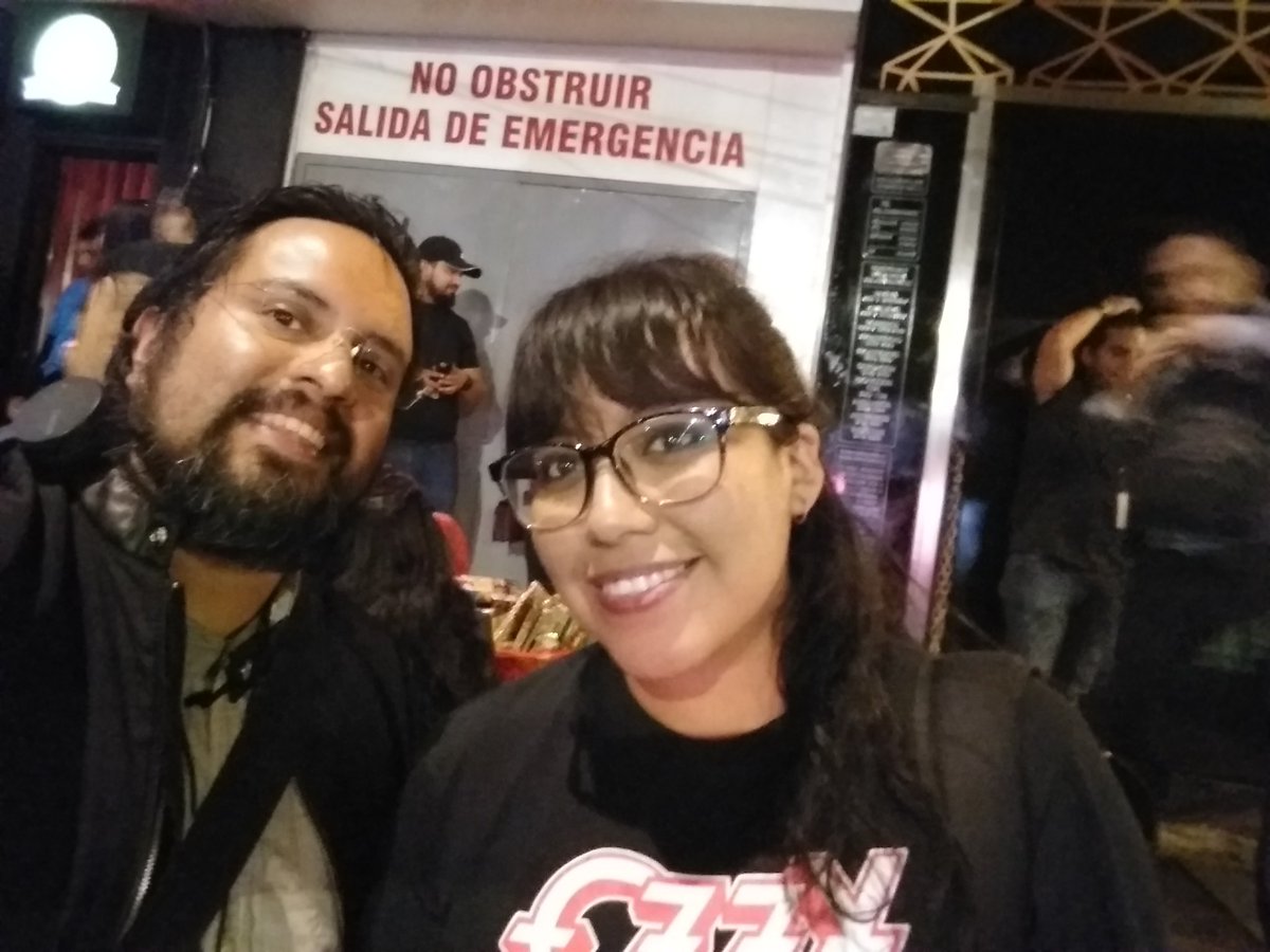CinemaTempo's tweet photo. ¡Fin de nuestra #CoberturaRCMX!
Nos despedimos @enriquefa86 y @halexxz en el @FestivalMarvin; y @AsfaltosTweets en los cuarteles de #ReconoceMX.
¡Gracias por todo @RevistaMarvin!
📡🎶 #FestivalMarvin https://t.co/o59o32ucXz
