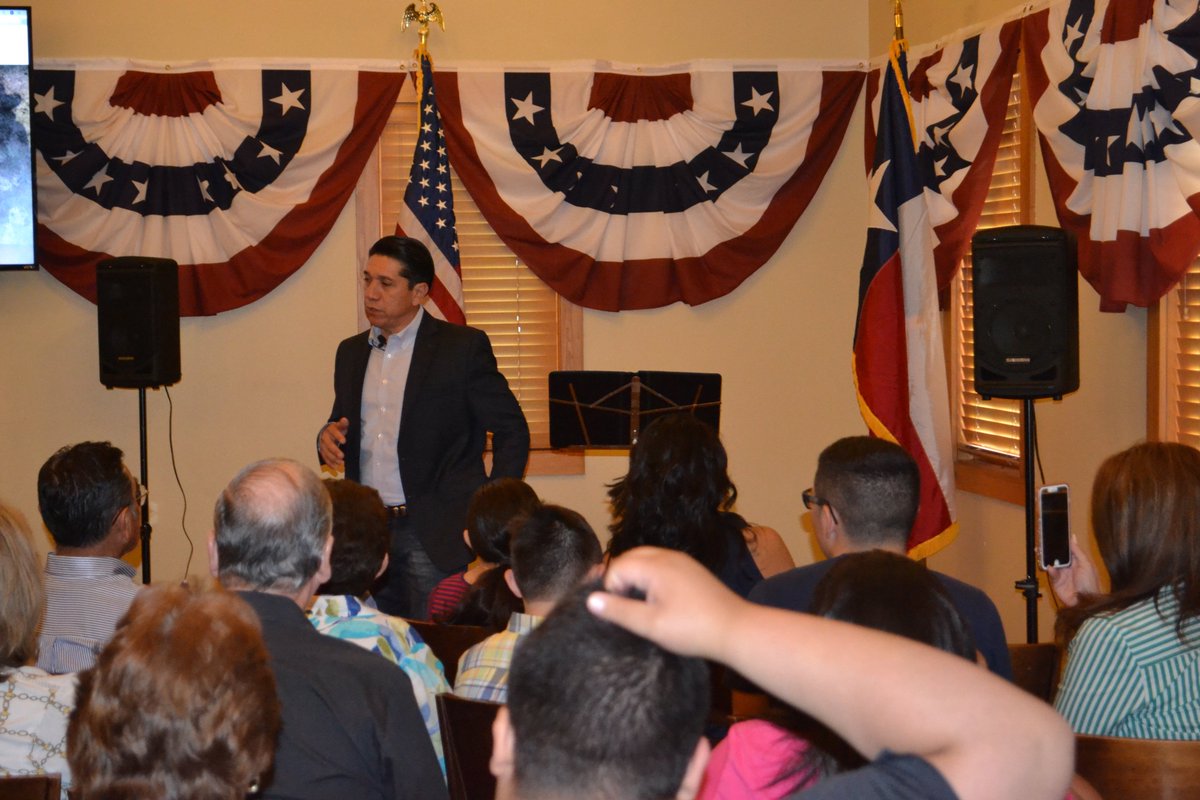 RaulReyesJr's tweet photo. Raul Reyes @Raul4Congress We are out the gate and ready to speak to the citizens of Texas CD-23. Friday night in Castroville was a return to the great American tradition of citizens sitting in a room talking about critical issues. 100+Standing Room Only #vote4raul #raul4congress https://t.co/7upNaLROzE