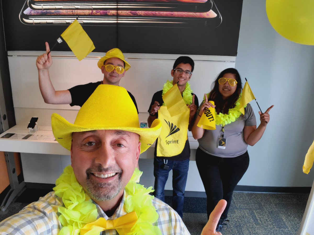Our SW Region #kingofSST ⁦<a href="/sadigm99/">sadigm99</a>⁩ with the team closing in on 900+ HS activations. One of @Sprint indirect finest in Saturday night form!  #winning ⁦@tracySprint⁩.