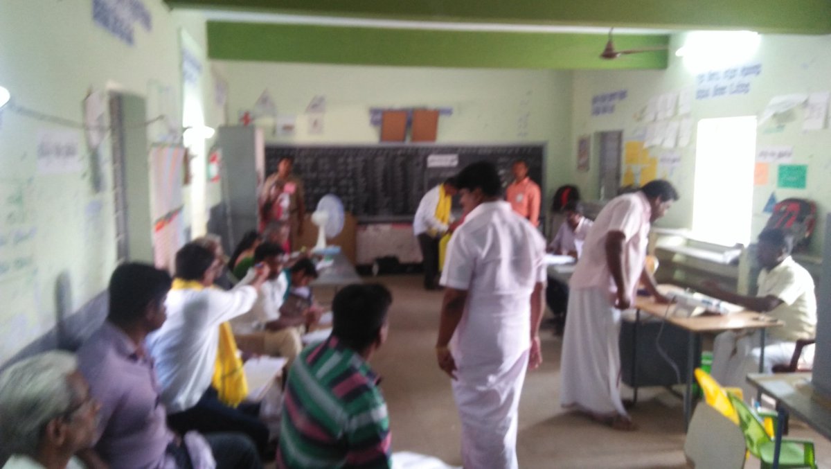 nanniyur's tweet photo. 176 பூலாம்வலசில்..@mkstalin @arivalayam @DMKITwing @Anbil_Mahesh @KanimozhiDMK @jothims @Udhaystalin @pmdineshkumar1 @vsenthilbalaji https://t.co/by0Sm7qoid