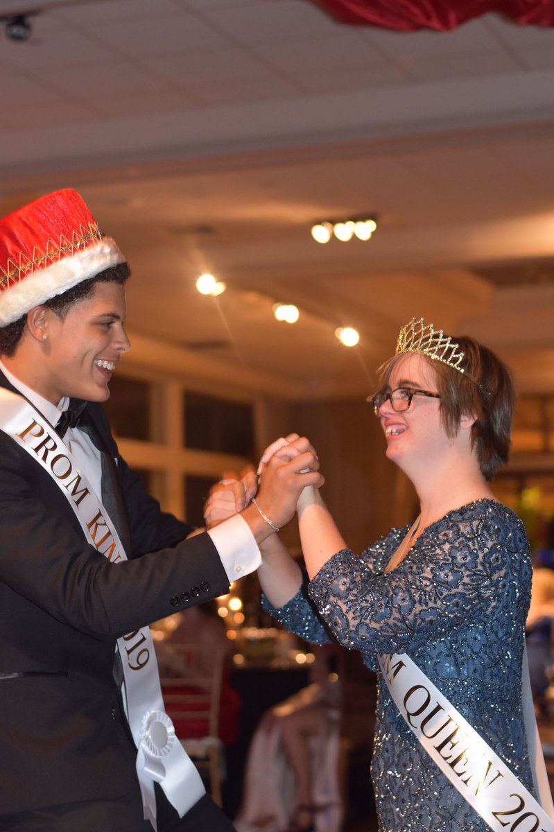 molly_diallo's tweet image. And for that fleeting moment, all seemed right in the world.❤️ Our sweet #promqueen with our wonderful #promking and one of the best SROs ever, Officer Delgado.  @MiamiSup @edwinlopezMDSPD @daisygonzalezd @AlayonSally @HoneyChildTracy @cshinn2 @lisagarcia_lisa @StephanieMTudor