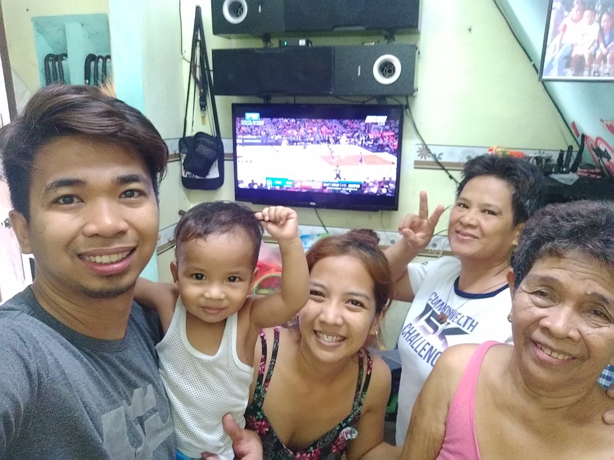 MacoyMJU's tweet photo. Thanks sa a livestream @abscbnsports

Happy kami buong family while watching nba. #team bahay

#NBAonABSCBN https://t.co/1wCFcXhdgD
