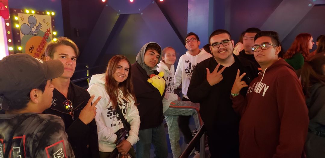 JustinGonz91's tweet photo. #gradbash2k19 Great times with great people and my beautiful girl β₯οΈ https://t.co/l0xI5XOmEw
