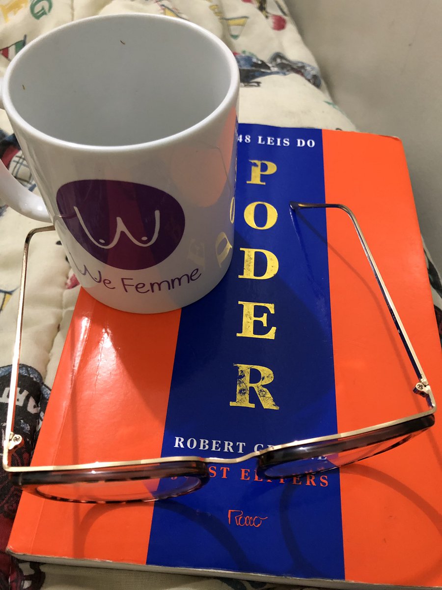 GisaTrevas's tweet photo. Mas eu quero ver eu não terminar esse livro !!!! #48leisdopoder #wefemme #saturday #sabado #comprometimento https://t.co/Q3z2CpnHhN