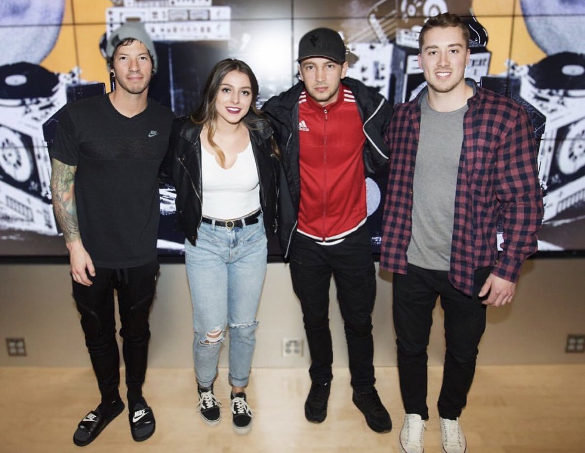banditourlive's tweet photo. New photo 📸(IG@simplymicgracie) https://t.co/FQR5YF1fGp