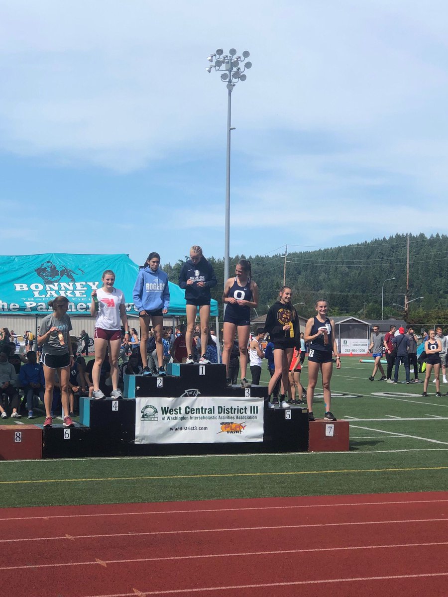 SkyviewTF's tweet photo. Also shoutout @presleytimm for qualifying for her 4th consecutive state meet, her 2nd in the 800m! #TIE #ROLLSTORM https://t.co/i205tUPToP