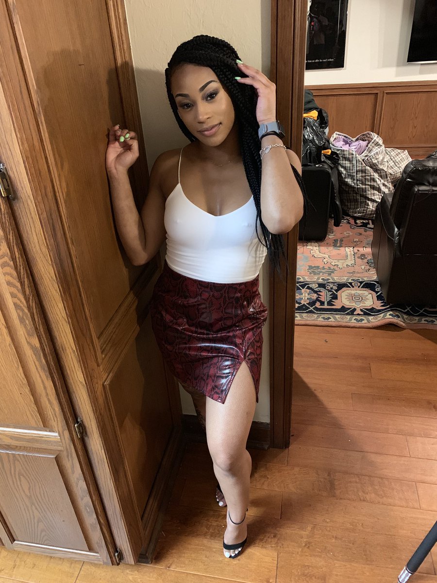 __JoyyNicolee's tweet photo. How you feeling ?!🤤 https://t.co/0sB9DOQCDC