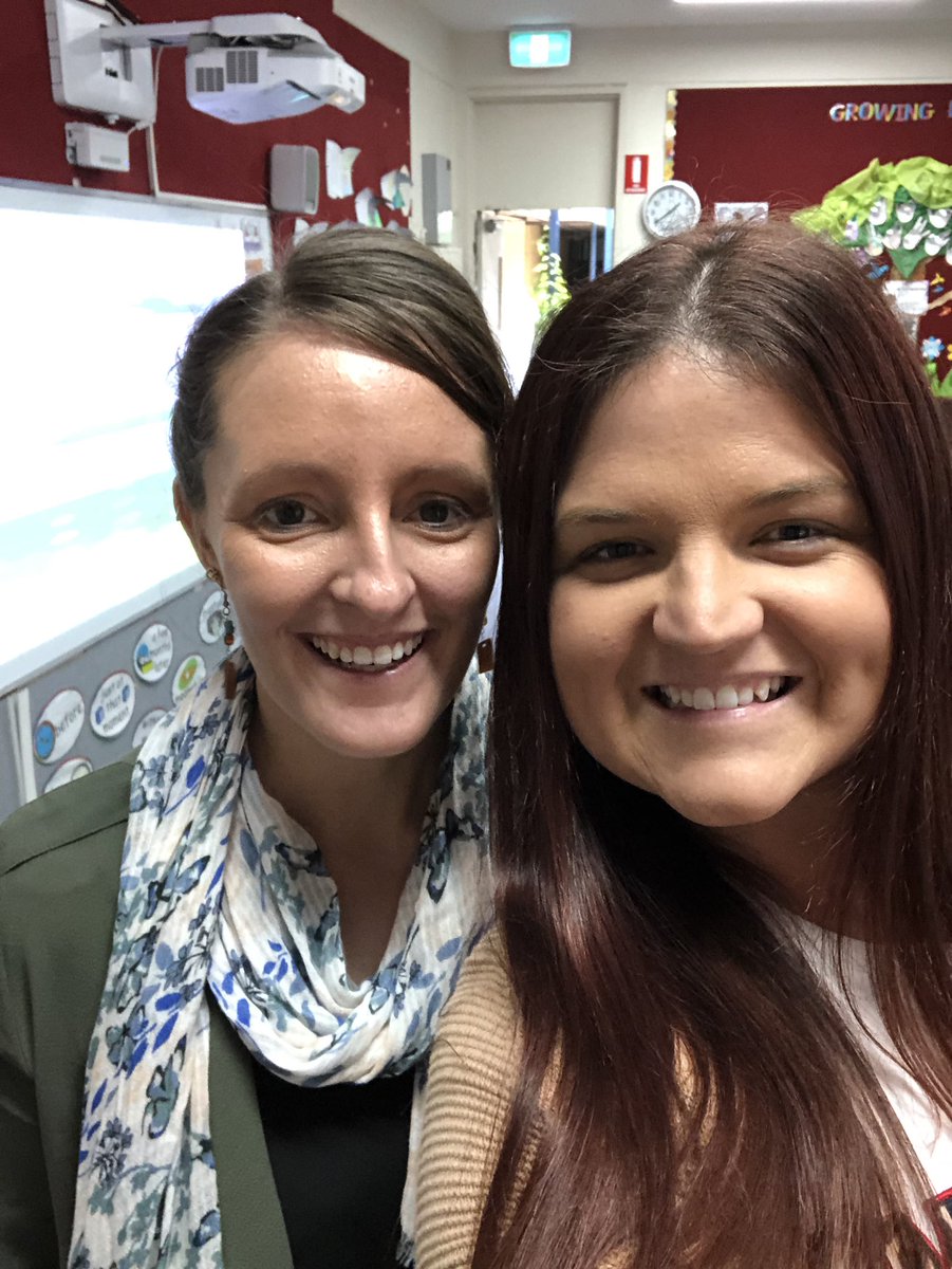 missdowdtwps's tweet photo. Being inspired by the original source of my passion and excitement of visible learning @alice_vigors #PZSYD #thumbsupreflection #learningconferences #reflectwithdrawing #knowyourstudents https://t.co/JF4c021IJS