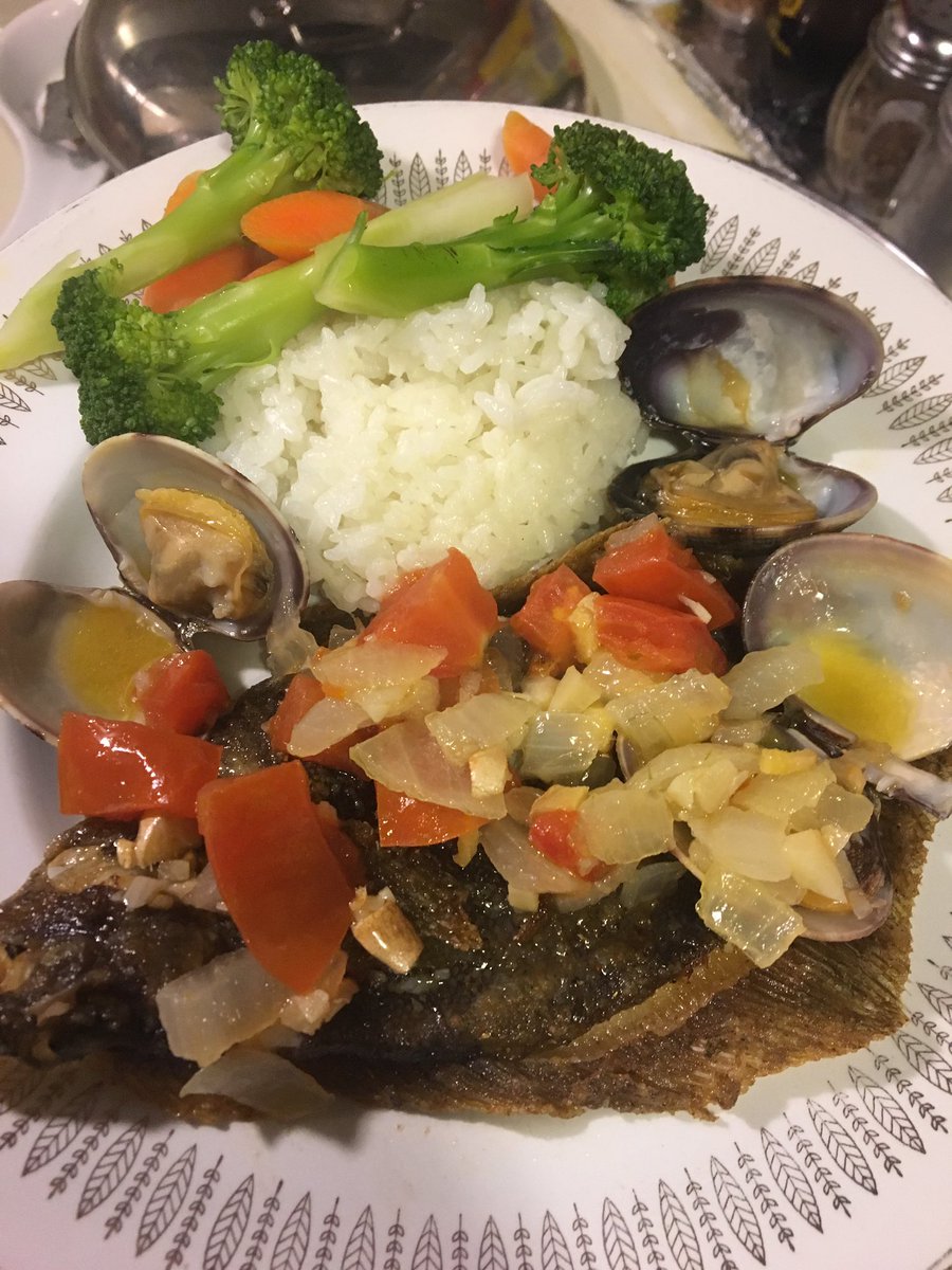 Light seasoned flour and fried the flounder, and served with a clams escabeche sauce #seatotable #caughtnotbought