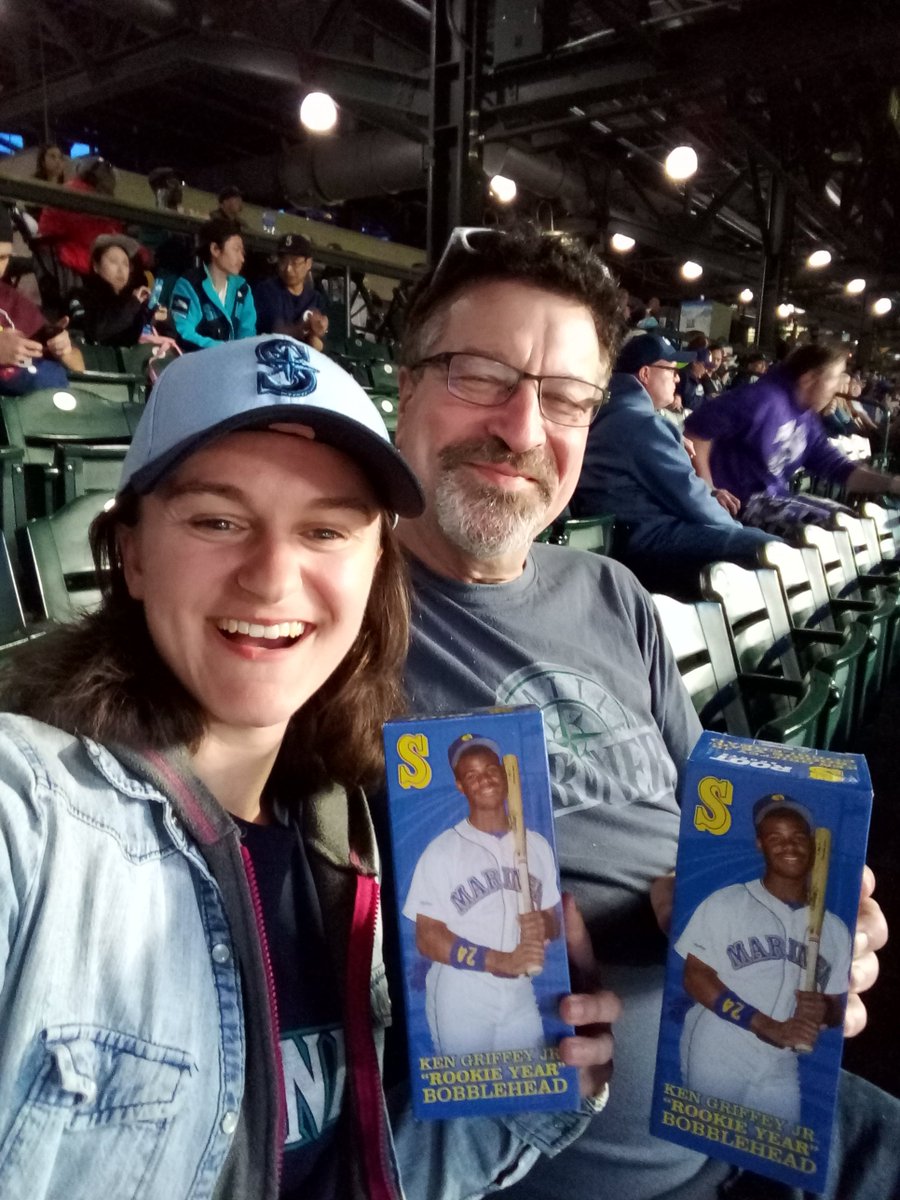 davidkaplan7's tweet photo. Always #TrueToTheBlue but #whereiroot not so easy tonight. Celebrating #thekid #withmykid so #happydad but wishing for some Mariners offense! https://t.co/miUnPfk86k