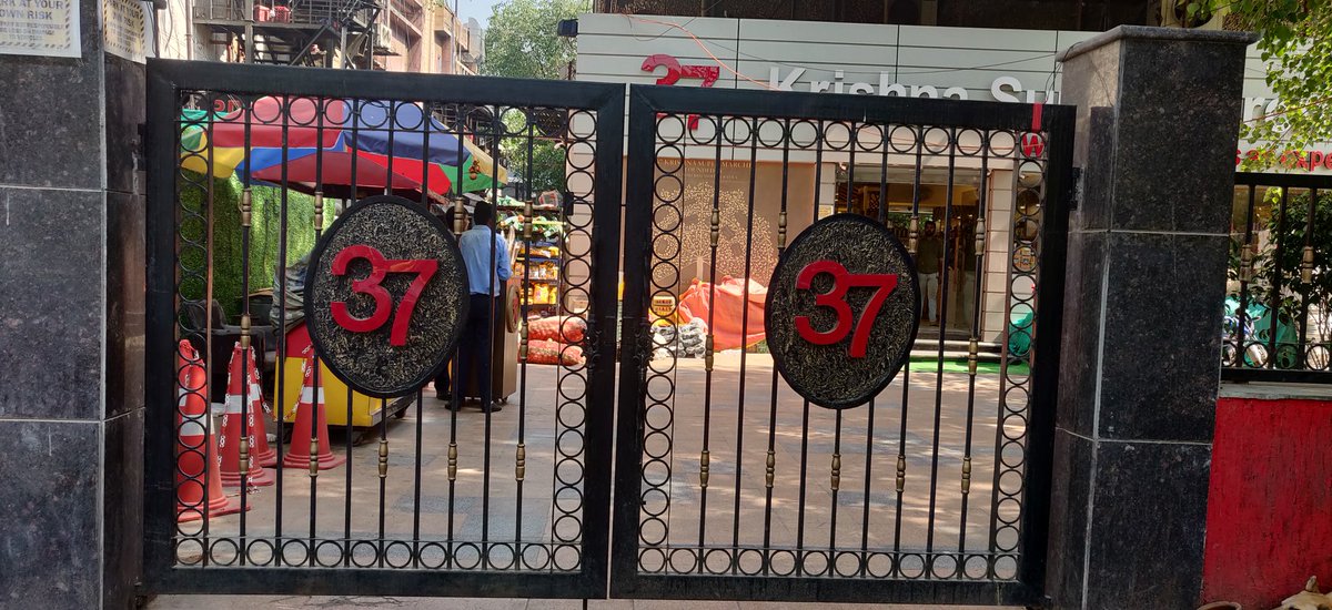 vinisb4's tweet photo. #challanges #citylife #busylife @37krishnamarche 
Your website mentions 9am. I visited twice at 9am and 9.30 again the store is shut. :(  #valuecustomers and #people https://t.co/AGPi5AxDlf