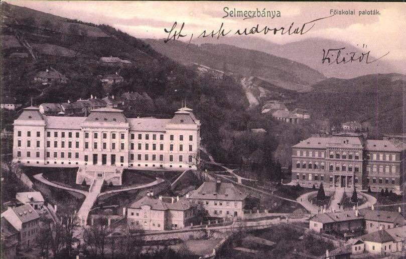RegiKepek's tweet photo. Selmecbánya, #Felvidék (former Upper #Hungary) - once an important mining town in the Kingdom of Hungary | now Banská Štiavnica in central #Slovakia after annexation at #Trianon.

Hungarian population:
1910 (pre-Trianon): 6340 or 42%
1921 (post-Trianon) 660
2012: 35

#Hungarian https://t.co/JX7cx980hI