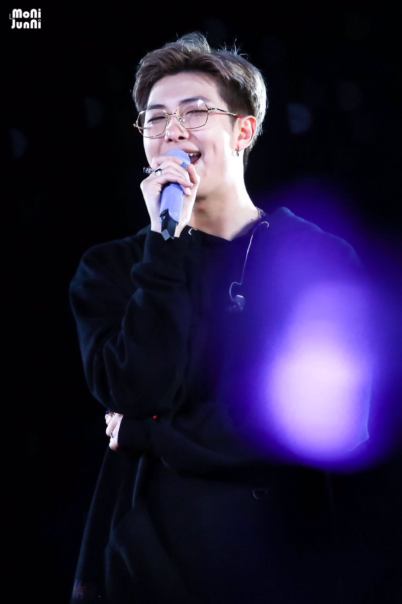 MoNiJunNi's tweet photo. 190518 SYS IN NJ DAY1

#방탄소년단 #bts #김남준 #RM #NAMJOON @BTS_twt https://t.co/BrSw2aqX2Q
