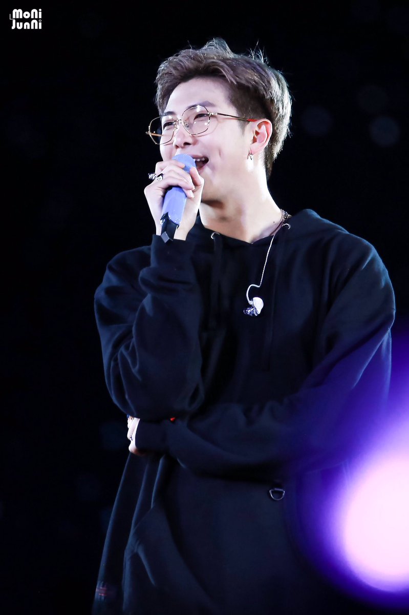MoNiJunNi's tweet photo. 190518 SYS IN NJ DAY1

#방탄소년단 #bts #김남준 #RM #NAMJOON @BTS_twt https://t.co/BrSw2aqX2Q