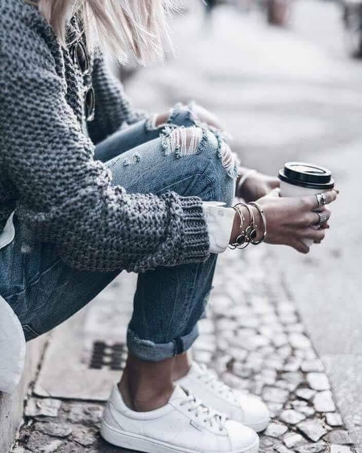 DavLucia's tweet photo. #TweetColorato #CasaLettori
Siamo fatti di parole...quelle che diciamo,quelle che pensiamo...che scriviamo e soprattutto siamo fatti di quelle parole che in silenzio non osiamo pronunciare
@CasaLettori @lagatta4739 @PreziosaGemma @perlarara7 https://t.co/OCh4CD9EM4