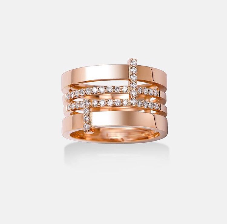 Gold Roses Joyas Big Al Di La Ring Inspired By The Milanese Architecture Art And Fashion Walk Through The Buildings And Monuments Of The City Across Its Lines And Avant Garde