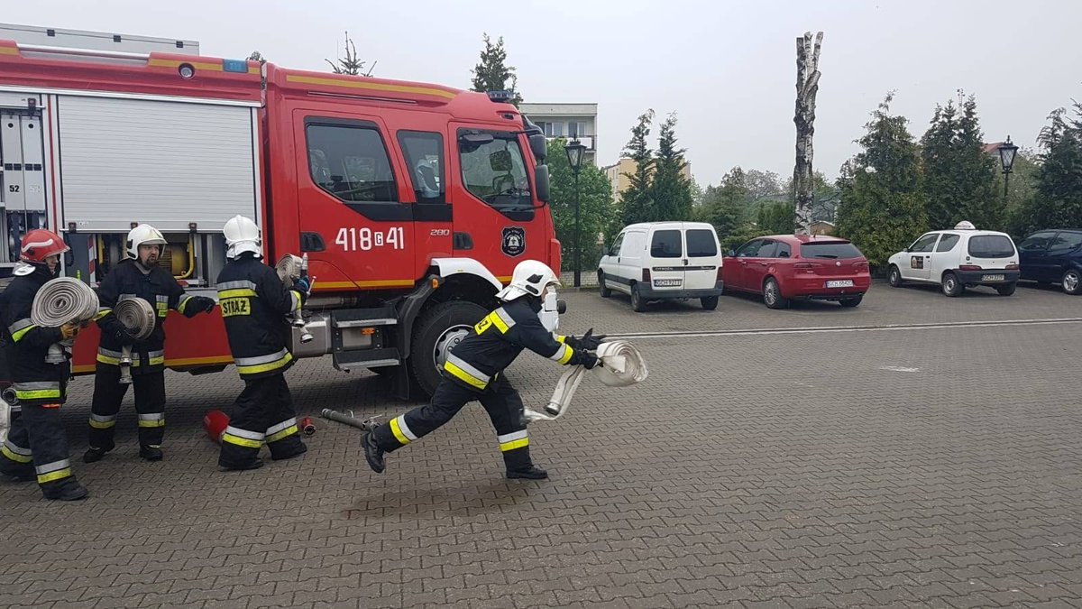KP_PSP_Chojnice's tweet photo. Szkolenie praktyczne kursu podstawowego strażaka ratownika OSP. Dziś ćwiczą druhowie #OSPChojnice #OSPCharzykowy, #OSPOgorzeliny #OSPSwornegacie, #OSPNowaCerkiew #OSPKłodawa #OSPSławęcin, #OSPPawłowo #OSPDoręgowice #OSPOstrowite #OSPLichnowy #OSPCiechocin #OSPNoweOstrowite https://t.co/6721BhCgGG
