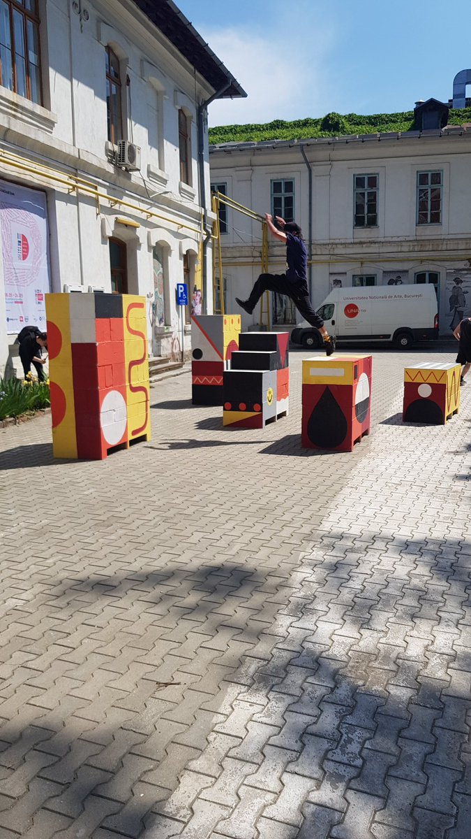 laCPublique's tweet photo. #parkour #constanza #roubaix #saisonFranceRoumanie @institutfrancais #zerm #saddo @Parkour59 #bucarest #RomanianDesignWeek #rdw cc @roubaix @MEL_Lille @hautsdefrance https://t.co/axSoot2a76