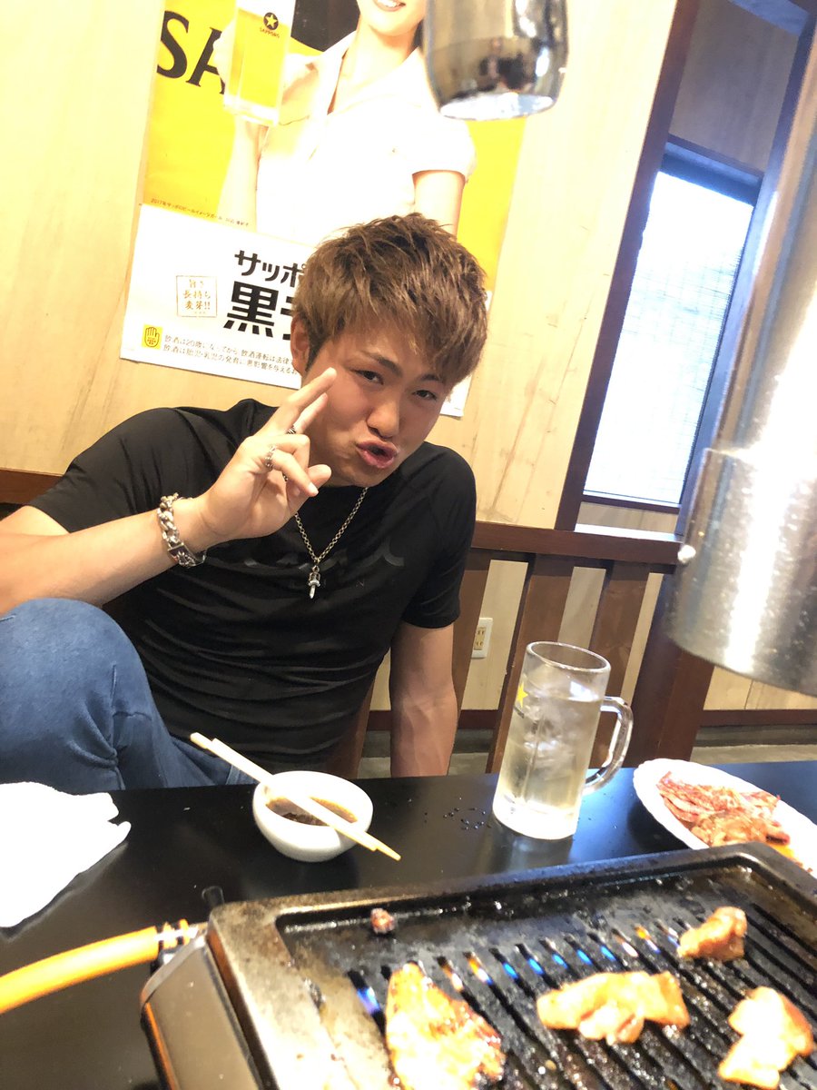 orh522's tweet photo. りょうさんと、たくみさんと焼肉😊 https://t.co/F7WKZcXobO