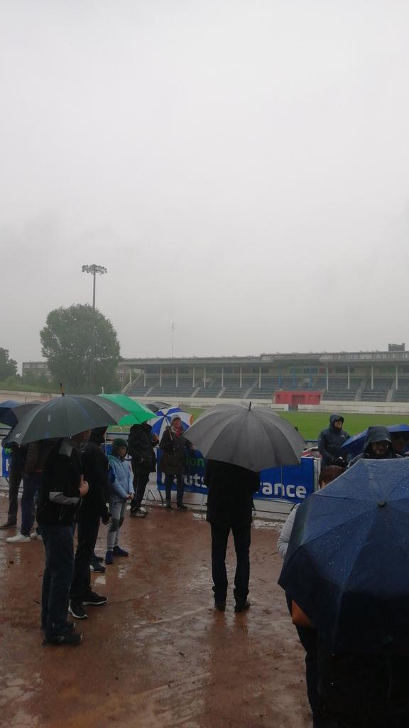 GDael's tweet image. À une heure du départ des coureurs, ce n'est pas la foule des grands jours au vélodrome de Roubaix.
#4joursdedunkerque