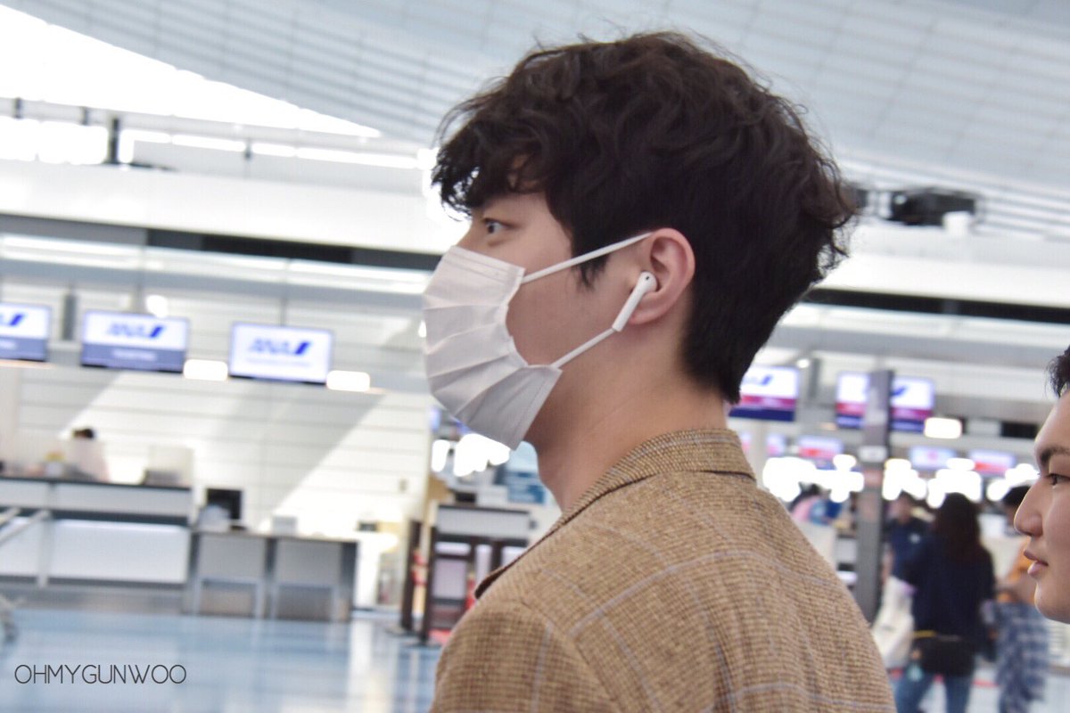 ohmygunwoo's tweet photo. [Preview] 190519 하네다 출국 #마이네임 #MYNAME #준규 #JUNQ  @kkangxx9449 https://t.co/SKiFNVlNxt