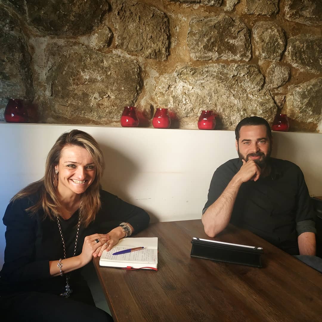 NTARTE's tweet photo. Ayer en el #CaféDePoe #Huesca tuvimos la oportunidad de entrevistar al #ArtistaDigital @FRANJARDIEL, en https://t.co/sMlhgNaoqU podréis conocer su obra y en 2 semanas en https://t.co/PTfJliFzV2 podréis conocer al artista. Comienza la cuenta atrás 3,2, 1... #NTARTE https://t.co/PzKKWII4C3
