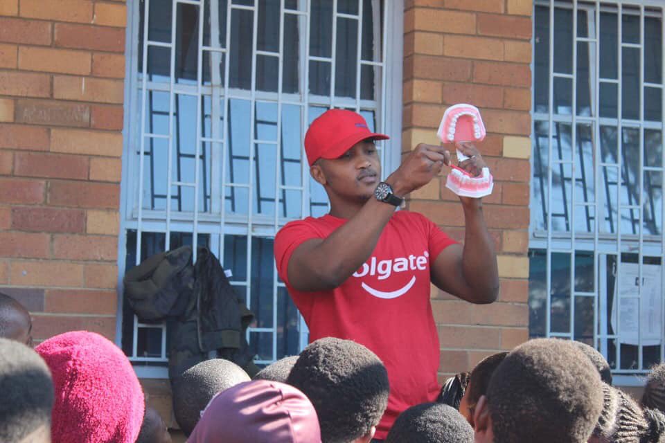 mokoenainspires's tweet photo. We had a fantastic Colgate #keepsasmiling tour yesterday in the community of Thokoza, the turn up was amazing.
Well done team @Roadvertiseads and thank you @Colgate for keeping the community smiling.
#keepsasmiling #totallyhealthymouth
#roadvertise https://t.co/zynU6w1f1I