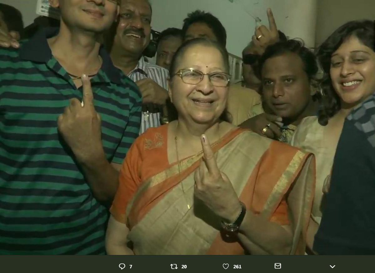 ZeeOdisha's tweet photo. ମଧ୍ୟ ପ୍ରଦେଶର ଇନ୍ଦୋର୍ ମତଦାନ କେନ୍ଦ୍ରରେ ମତାଅଧିକାର ସାବ୍ୟସ୍ତ କଲେ ଲୋକସଭା ବାଚସ୍ପତି ସୁମିତ୍ରା ମହାଜନ  । #ElectionUpdatesWithZEEOdisha #AbkiBaarKiskiSarkar #VotingRound7
#LokSabhaElections2019 https://t.co/VfyXc4uROi