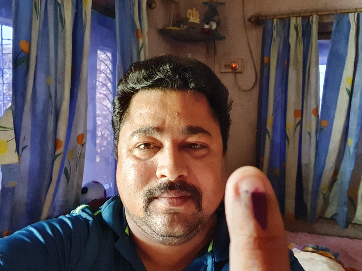 dks_shaw's tweet photo. #KBPMSelfie https://t.co/K3vmBUieGz