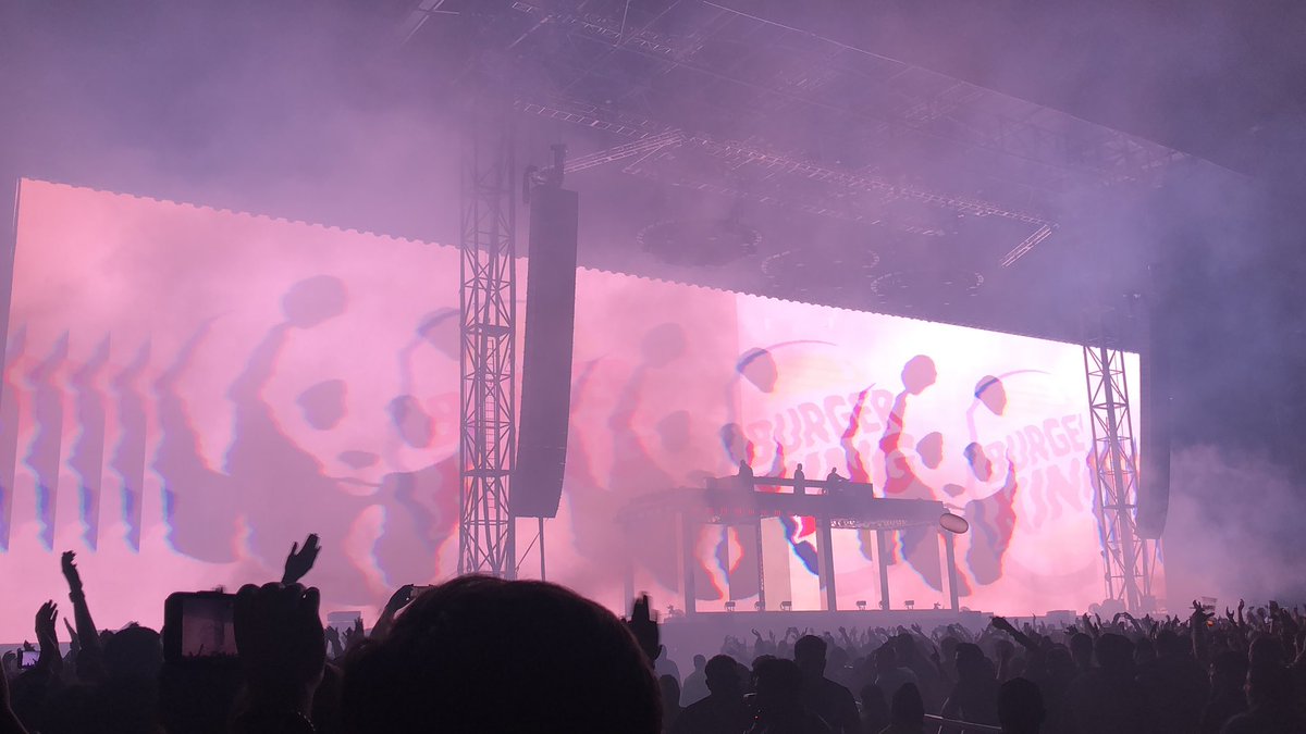 JCDB87's tweet photo. #SwedishHouseMafia #SHMmx @swedishousemfia https://t.co/G72ziiKk14