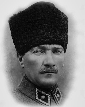 #OnThisDay #100yearsago 19.5.19 Mustafa Kemal Paşa arrives at port of Samsun on board freight-ship Bandırma. Officially he is under orders from the gov't in Istanbul to oversee the disbandment of Ottoman forces in the region, but ++