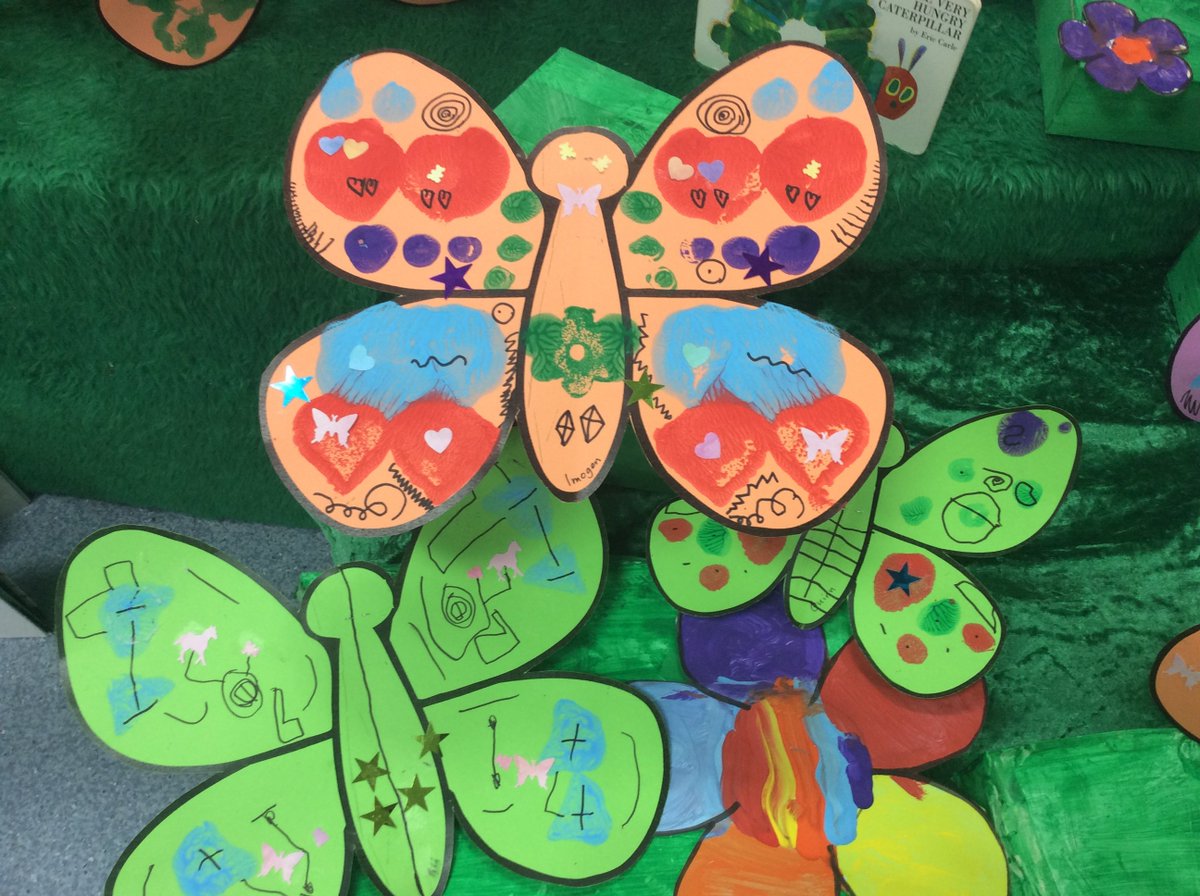 GladwinPrimary's tweet photo. So many #art #celebrations @GladwinPrimary
Art Exhibition.For 7 days we will share a different year groups mathematical art. Day 2 is #Symmetry through @ericcarle @carlemuseum CarleMuseum by Reception. #fabulous #installation. #LovePeterGladwin #creativitiy #EdArt #EdMaths https://t.co/ViHClHW01M