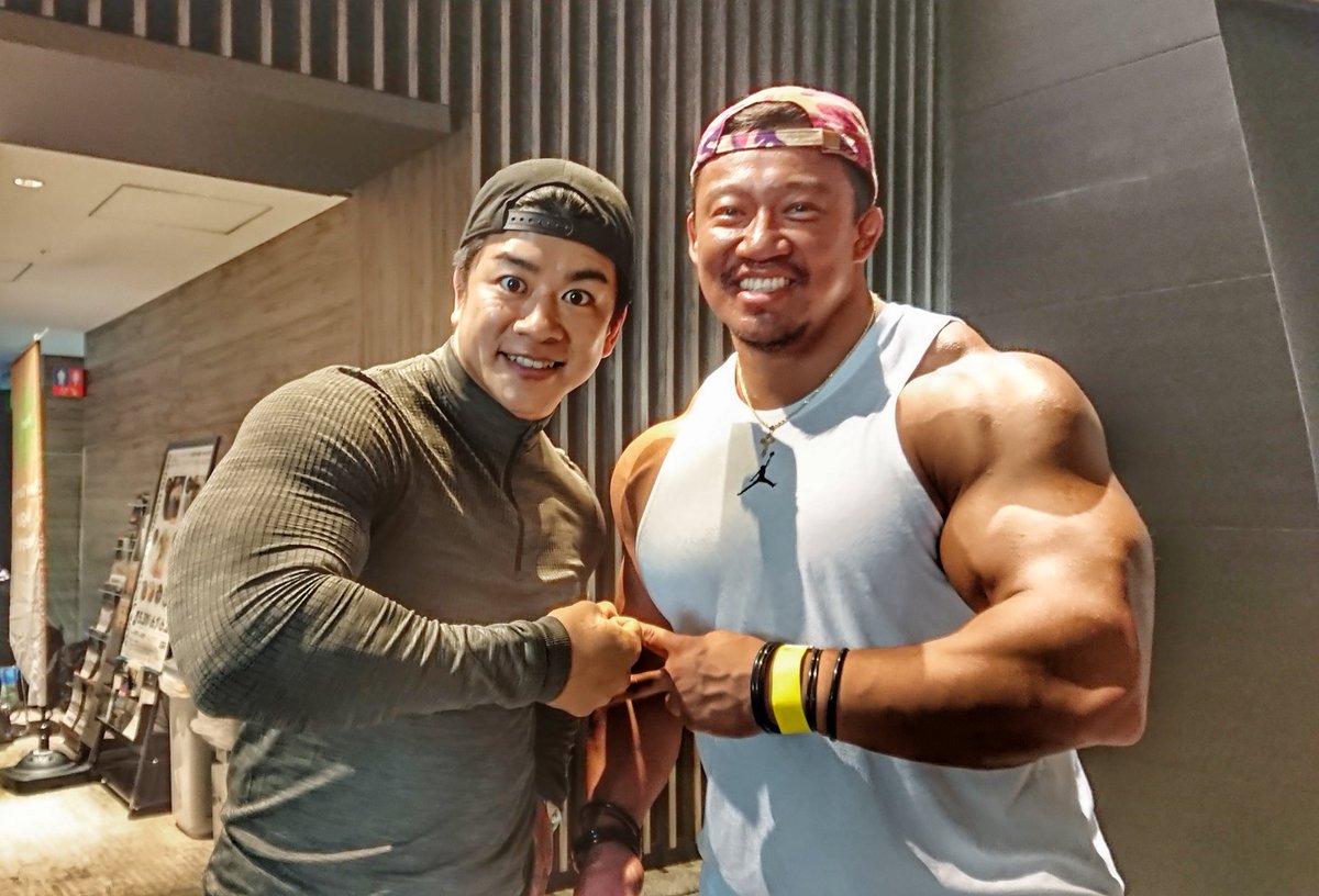 ケビン Musclemania Pro 筋肉で日本で１番でかい漢がついにボディビルの道へ 元レスリングベビー級日本代表にしてプロレスラーだった 北村さんと このコンディションで体重135 仕上がり体重でも推定1 これから色々コラボ 学ばせて頂きます