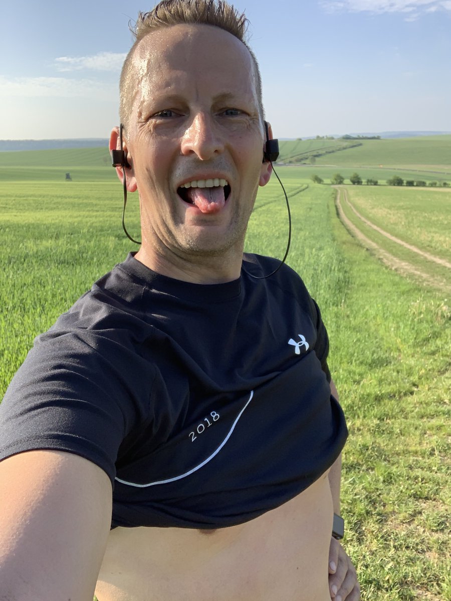 derSchniep's tweet photo. Knappe 10k #sundayrunday 🌞🤪 herrlich in der Sonne genießen 😊 #laufschnieplauf #laufenmachtglücklich #laufenistfreiheit #laufliebe #kmspiel #sweatcoin #runningismylife #running #Runtastic #allactive #GutenMorgen ✌️ https://t.co/s4PLaEqdUz