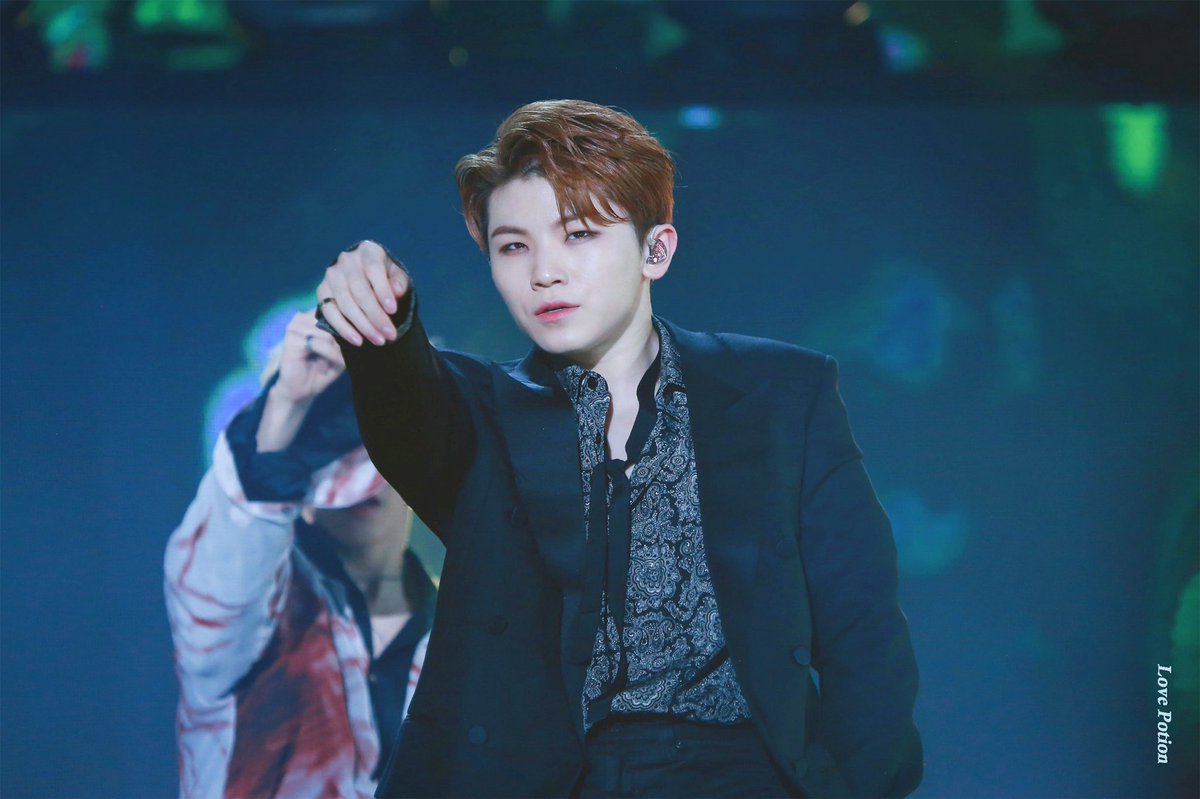 Lovepotion_9596's tweet photo. 190518 드림콘서트

#세븐틴 #SEVENTEEN #우지 #WOOZI #이지훈 #ウジ @pledis_17 https://t.co/8uEm6lsGp7