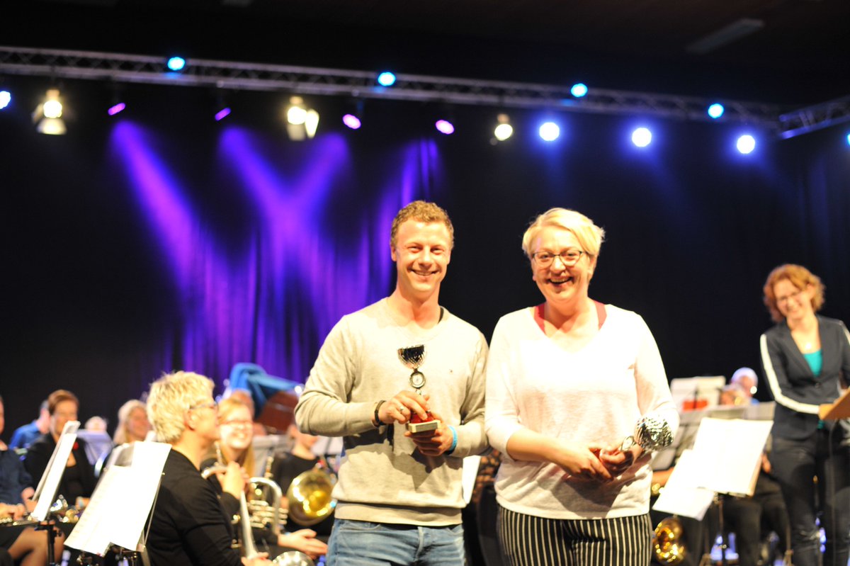 GoudenSpiker's tweet photo. Met 25 optredens, meer dan 1000 muzikanten, 9 Spikerbokalen en een fantastisch galaconcert van @emmoudega &amp; @loetvanderlee als gastsolist, was het gisteren een topdag! Gelukkig hebben we de foto's nog.  ;-) https://t.co/SRgs8Uc4R9 https://t.co/tPruO9MFL5