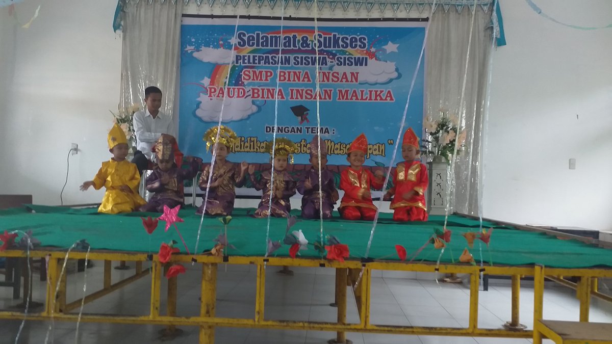 ArmiaHa's tweet photo. Pelepasan PAUD dan SMP Bina Insan  Sigambal Ranatuprapat https://t.co/EULOT2bNqo
