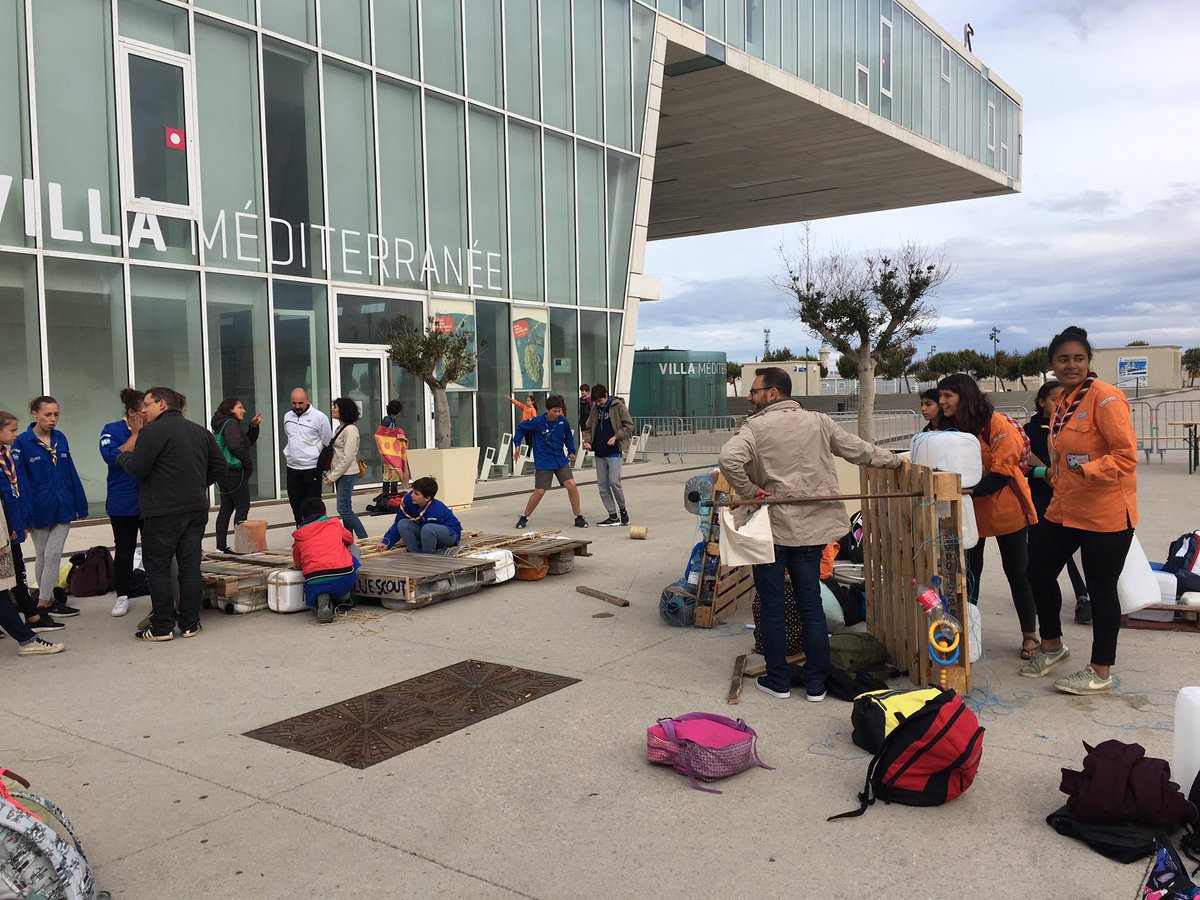 Traversée du Vieux-Port tweet media