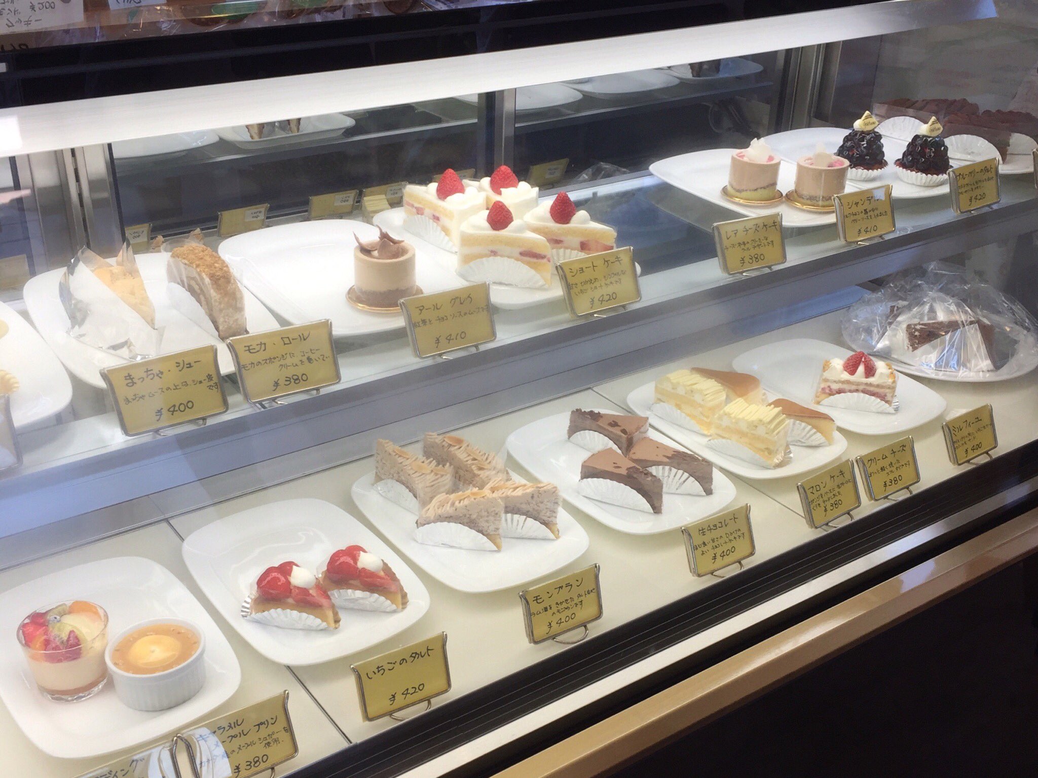 Twitter 上的 シン 野々市市藤平田 Petit Farine プティファリーヌ スタバ裏のケーキ屋 かぼちゃのプリンが絶品と聞き初めて行ってきた かぼちゃのプリンは上のゼリー部分も含めてすごく美味しい 他のケーキも食べたけど上品な感じで美味 Oo