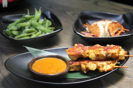 IamTootoomoo's tweet photo. Family feast time! Gather up the fam and treat them to a delectable meal from Tootoomoo! Join us today for our Bottomless Brunch with unlimited booze paired with three tasty courses for just £29.95. Book online at: https://t.co/G2anFUC7Bh 👫 😘 🍱 #tootoomoo #sundayfunday https://t.co/Ye18gbGjtI