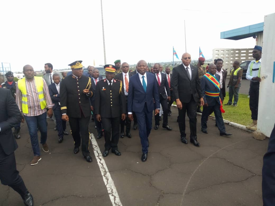 MichelMoto1's tweet photo. #GOMA_19Mai
Le Dircab du chef de l'état, S.E. @VitalKamerhe1 est arrivé à #Goma représenté le chef de l'état à la #PassationCanoniqueDuPouvoir entre Mgr #Kaboy et Mgr #Ngumbi
Quelques députés nat. et proches collaborateurs du président de la république @fatshi13 sont à ses côtés. https://t.co/XY7wCbpfiE