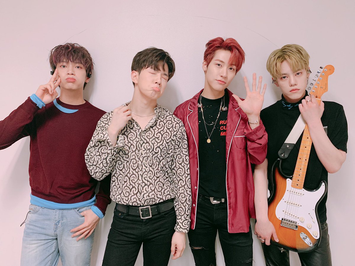 NFlyingofficial's tweet image. [📸] 오늘이 막방이라니 하늘도 우는 중💧엔플라잉의 봄을 행복한 추억으로 가득 채워줘서 고마워요 엔피아💕
#엔플라잉 #NFlying #놔