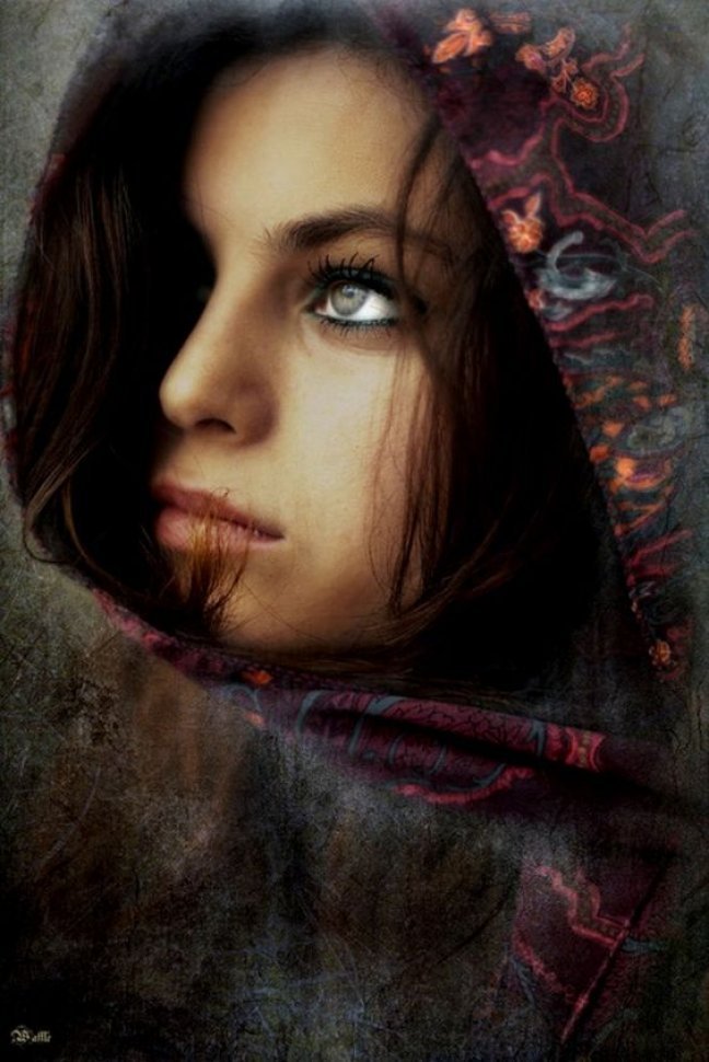 sonra, sonrasını hiç sorma
kötü, çok kötü...

adam, yaşadı hikayeyi
kadın okudu.
kadın yürüdü,
adam izledi.
zaman ve mekan yoktu.

<a href="/RmznCetiner/">Ramazan Çetiner</a> 
#RamazanCetiner
#Elifçe
#ElifinBeğendiği